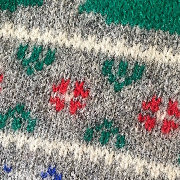 Vintage Lord & Taylor Wool sweater - Picture 4 of 10